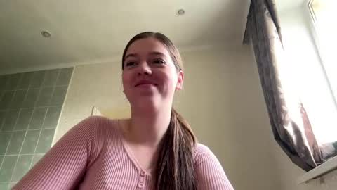 Snapshot of danelledimarino chatting on June 2, 5:20 am Jenny online show from June 2, 5:20 am