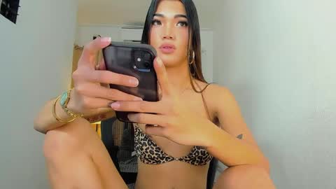 Snapshot of dangerousteph chatting on June 4, 10:38 pm STEPHANIE online show from June 4, 10:38 pm