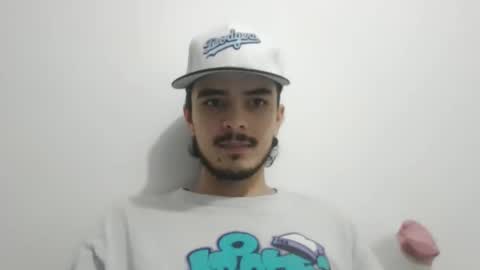 Snapshot of dani_42017 chatting on February 9, 11:14 am dani_42017 online show from February 9, 11:14 am