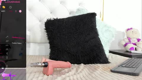 Snapshot of dani_ary chatting on December 17, 10:11 pm DANI online show from December 17, 10:11 pm