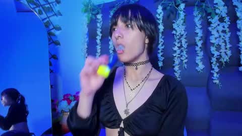 Snapshot of dani_dream chatting on April 18, 2:32 pm dani_dream online show from April 18, 2:32 pm