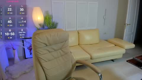 dani_kittys online show from May 30, 8:22 am