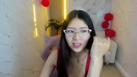 dani_tf online show from February 19, 12:56 pm