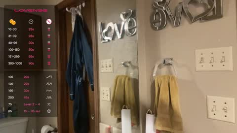 Snapshot of danidragon69 chatting on December 3, 1:43 pm Dani Dragon online show from December 3, 1:43 pm