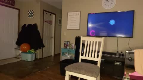 Snapshot of danidragon69 chatting on December 8, 7:15 am Dani Dragon online show from December 8, 7:15 am