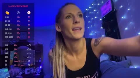 Snapshot of danidragon69 chatting on December 14, 11:50 am Dani Dragon online show from December 14, 11:50 am