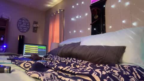 Snapshot of danidragon69 chatting on December 31, 3:31 pm Dani Dragon online show from December 31, 3:31 pm