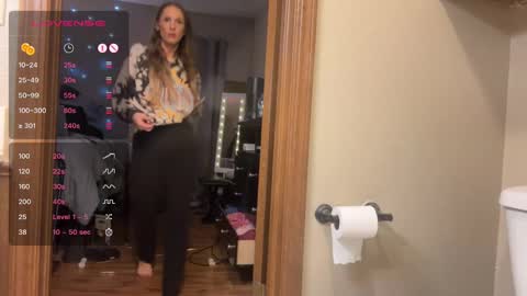 Snapshot of danidragon69 chatting on January 9, 2:18 pm Dani Dragon online show from January 9, 2:18 pm