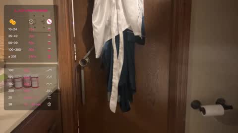 Snapshot of danidragon69 chatting on January 17, 2:18 pm Dani Dragon online show from January 17, 2:18 pm