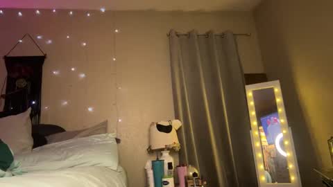 Snapshot of danidragon69 chatting on January 22, 10:50 am Dani Dragon online show from January 22, 10:50 am