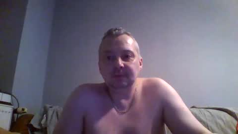 Snapshot of daniel0028 chatting on April 3, 12:30 am dan online show from April 3, 12:30 am