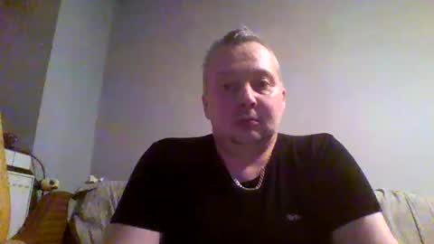 Snapshot of daniel0028 chatting on April 3, 11:03 pm dan online show from April 3, 11:03 pm