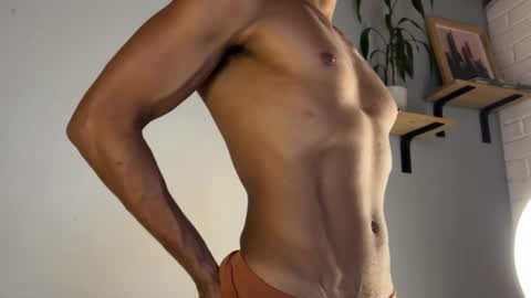 Daniel  online show from December 1, 9:04 pm