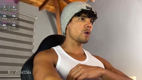 Daniel  online show from December 1, 10:04 pm