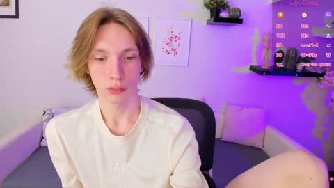 daniel__schmidt online show from May 22, 8:32 am