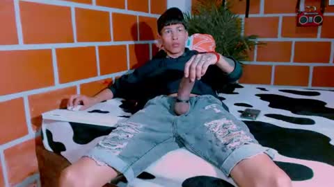 daniel_deluxx online show from June 25, 5:12 am