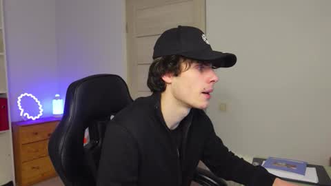 DANIEL SHAWN online show from February 22, 6:06 pm