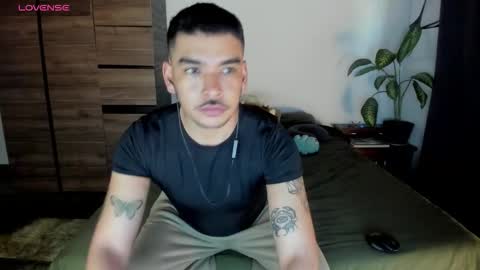 Snapshot of daniel_vianchi chatting on November 17, 8:25 pm Dani online show from November 17, 8:25 pm