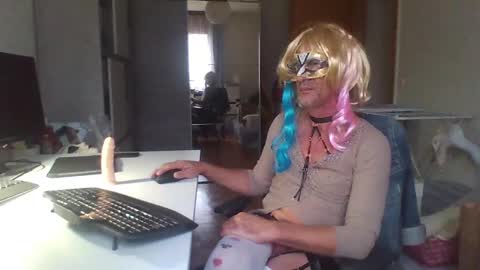 Snapshot of daniela69i chatting on December 19, 2:46 pm newcumer online show from December 19, 2:46 pm