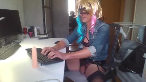 Snapshot of daniela69i chatting on February 18, 7:54 am newcumer online show from February 18, 7:54 am