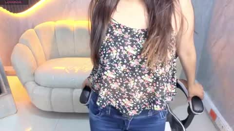 Live 1430- 2100 COLOMBIAN HOUR online show from April 18, 8:09 pm