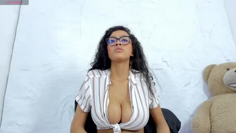 Snapshot of daniela_mendozza chatting on December 4, 8:29 pm Dani online show from December 4, 8:29 pm