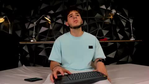 Snapshot of danielclarton chatting on January 6, 4:02 pm DANIEL online show from January 6, 4:02 pm