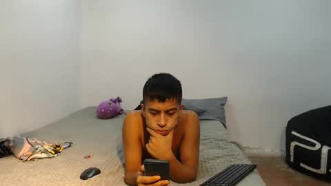 danielitopapii online show from February 5, 12:53 am