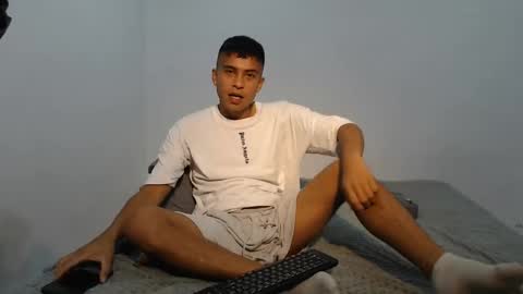 danielitopapii online show from February 8, 4:47 am