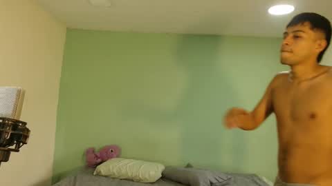 danielitopapii online show from March 25, 1:28 pm