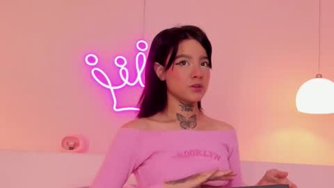 danielle_castillo online show from February 28, 7:26 pm