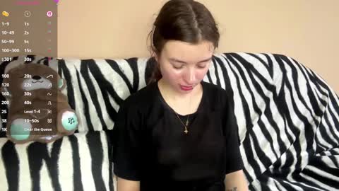 Mia online show from December 5, 7:17 am