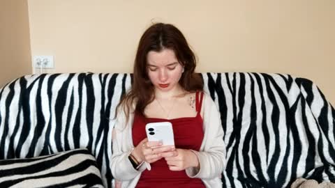 Mia online show from April 1, 6:14 am