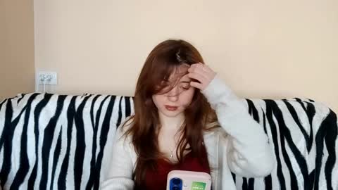 Mia online show from April 15, 11:50 am