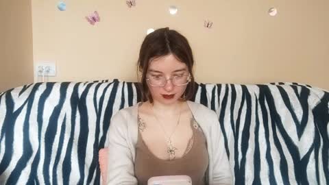 Snapshot of daniellevaulet chatting on April 20, 1:14 pm Mia online show from April 20, 1:14 pm