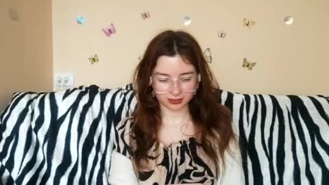 Snapshot of daniellevaulet chatting on April 26, 1:09 pm Mia online show from April 26, 1:09 pm