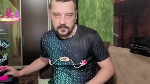 Snapshot of danielocool chatting on October 14, 7:31 am DanieloCool online show from October 14, 7:31 am