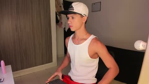 Daniels Cruz online show from December 1, 9:26 pm