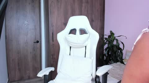 Daniela  online show from December 19, 6:56 pm