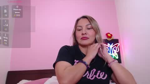 Snapshot of danika_bellaa chatting on June 29, 12:50 am K A R O L online show from June 29, 12:50 am