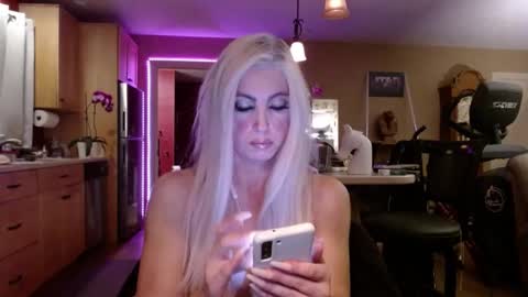DanikaWhite69 online show from October 5, 7:17 am