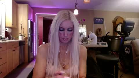 DanikaWhite69 online show from April 8, 12:27 pm