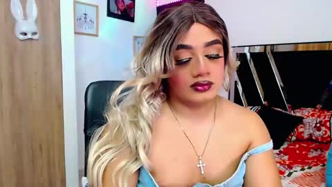 danipein online show from December 3, 10:35 am