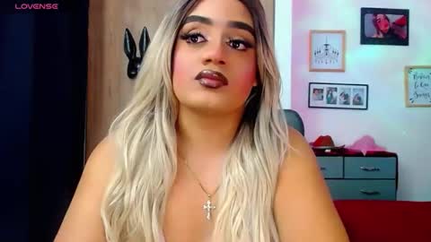 danipein online show from December 18, 5:02 am