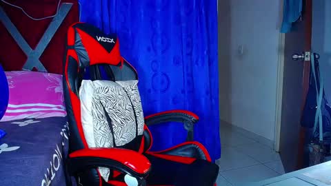 danisabrownn online show from March 5, 2:24 pm