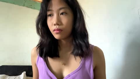 Snapshot of danitazuckerberg chatting on May 22, 11:54 pm Louise online show from May 22, 11:54 pm
