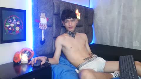 Snapshot of dann_brown chatting on December 18, 4:20 am Dann Brown online show from December 18, 4:20 am