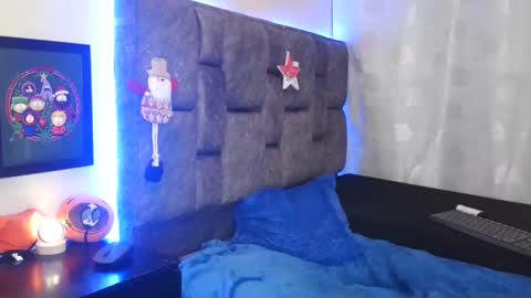 Snapshot of dann_brown chatting on December 31, 6:27 am Dann Brown online show from December 31, 6:27 am