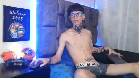 Snapshot of dann_brown chatting on January 6, 7:45 pm Dann Brown online show from January 6, 7:45 pm