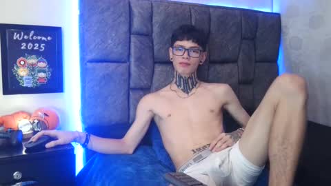 Snapshot of dann_brown chatting on January 11, 7:16 pm Dann Brown online show from January 11, 7:16 pm